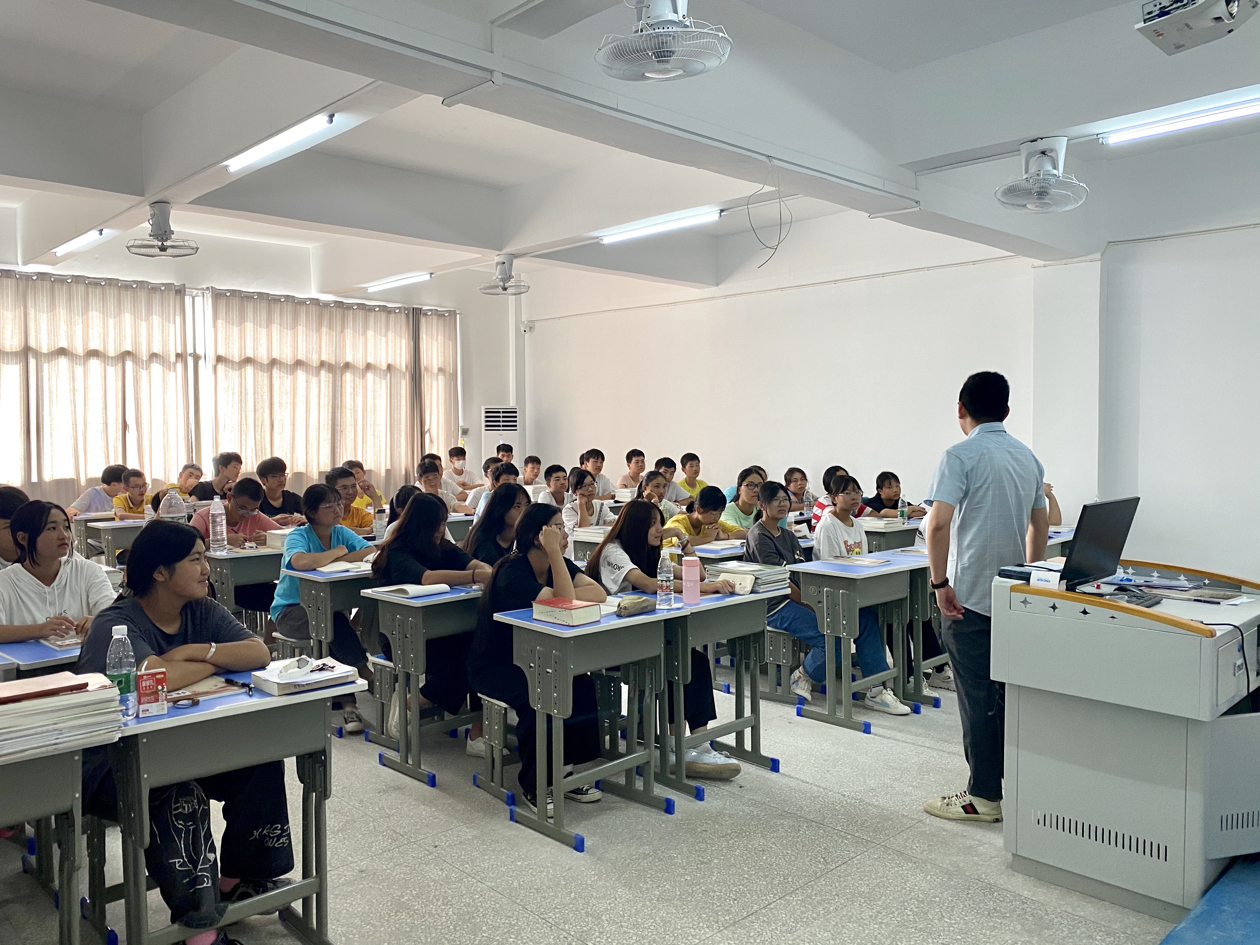 教學檢查|咸寧振寧技工學校教學質量檢查聽課活動(圖1)