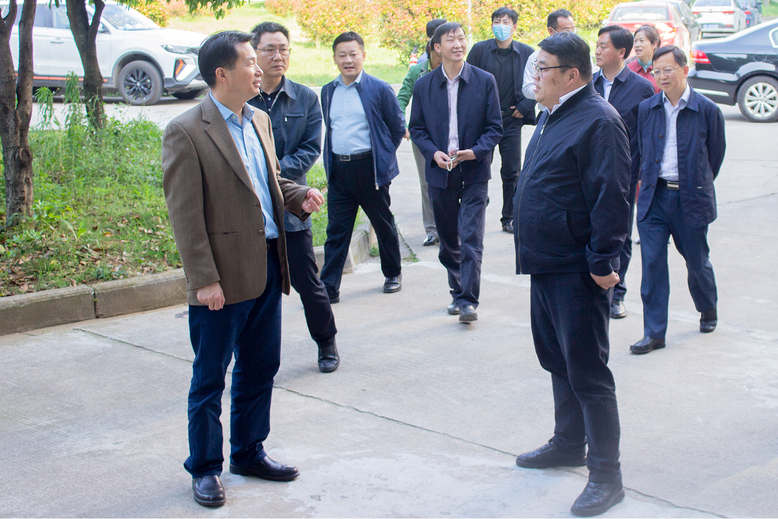 乘春風，開快車，高水平建設產業人才高地 | 市委常委、組織部部長徐小兵來校調研人才工作(圖1)
