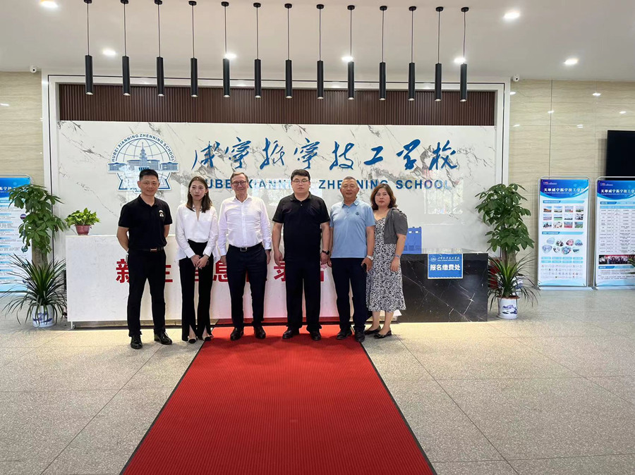 我校開展系列學(xué)術(shù)活動 舉行外籍教授受聘儀式(圖6)